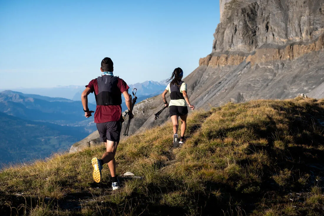 10L BLUE UNISEX TRAIL RUNNING BAG - SOLD WITH 1L WATER BLADDER